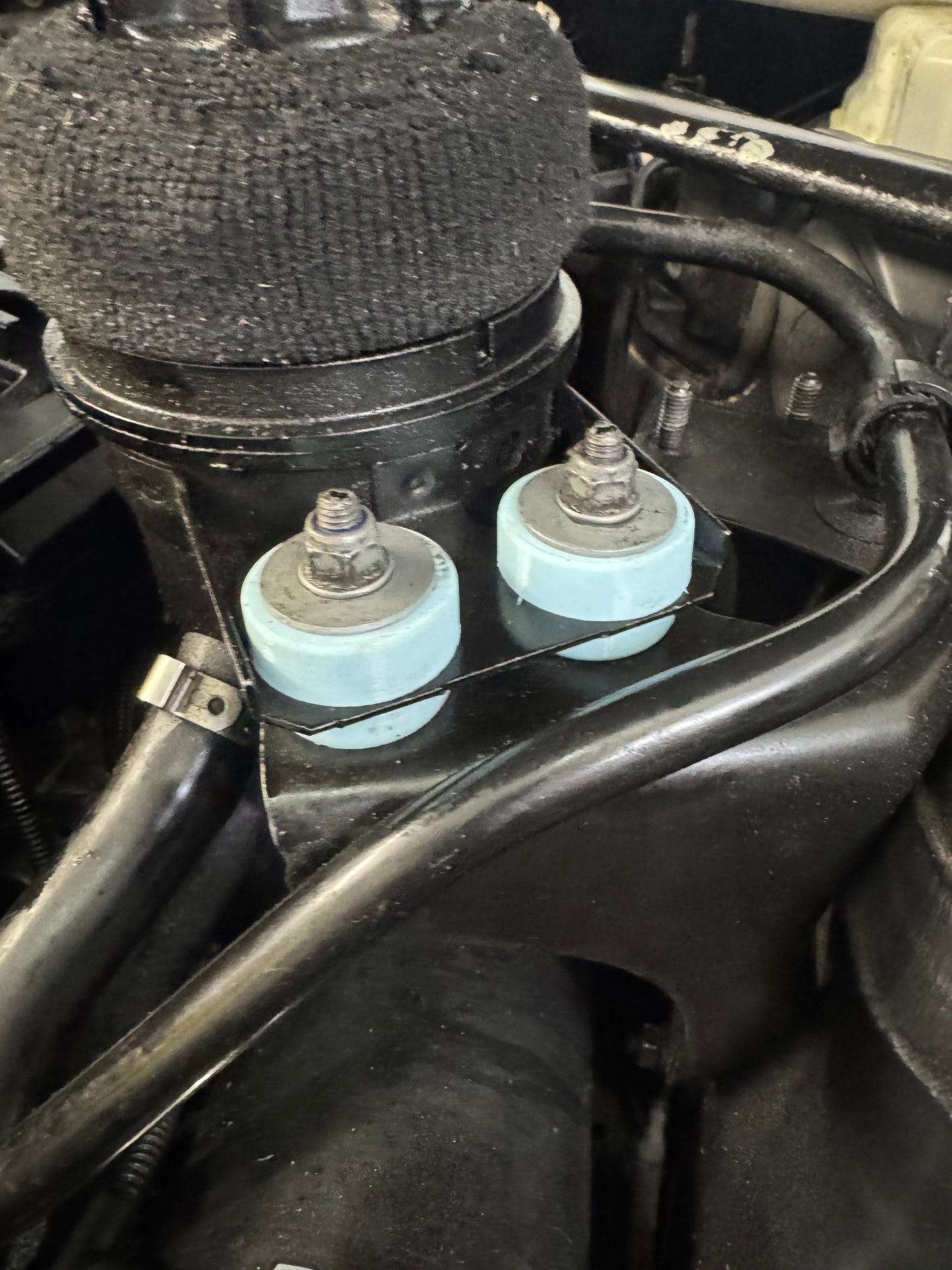 Bushing Set - Power Steering Reservoir - 34511162818